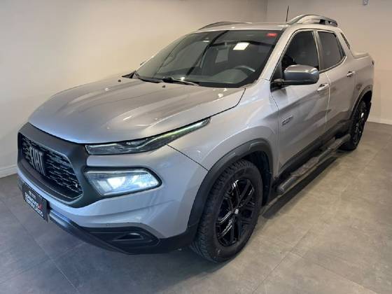 FIAT TORO 2.0 16V TURBO DIESEL ULTRA 4WD AT9 FIAT TORO 2.0 16V TURBO DIESEL ULTRA 4WD AT9